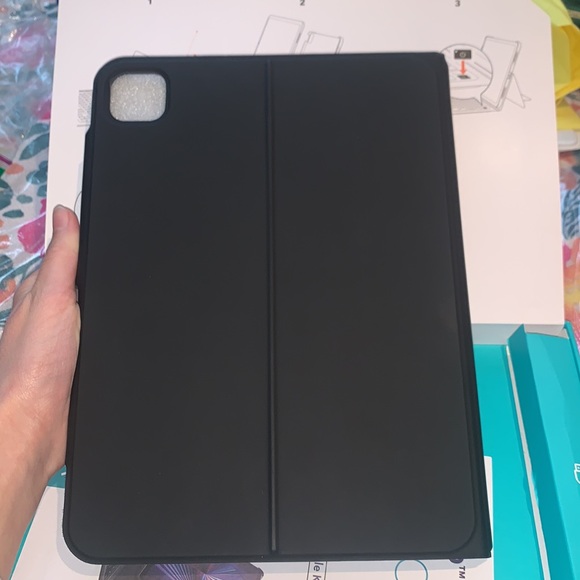 Ascend Keyboard Case IPad Air 5/4 or iPad Pro 11 - Picture 5 of 11